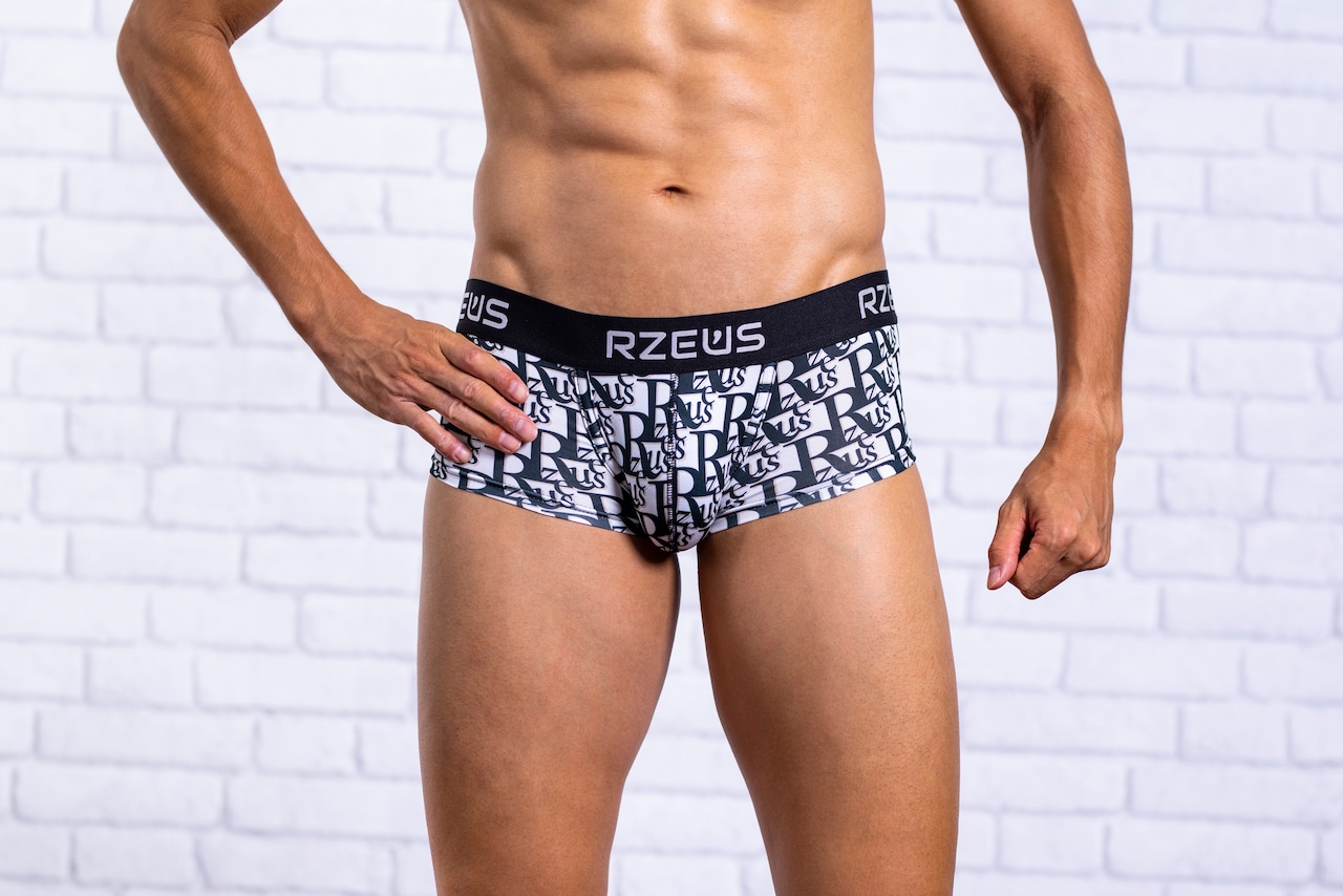 「RZEUS」ショートタイプパンツ